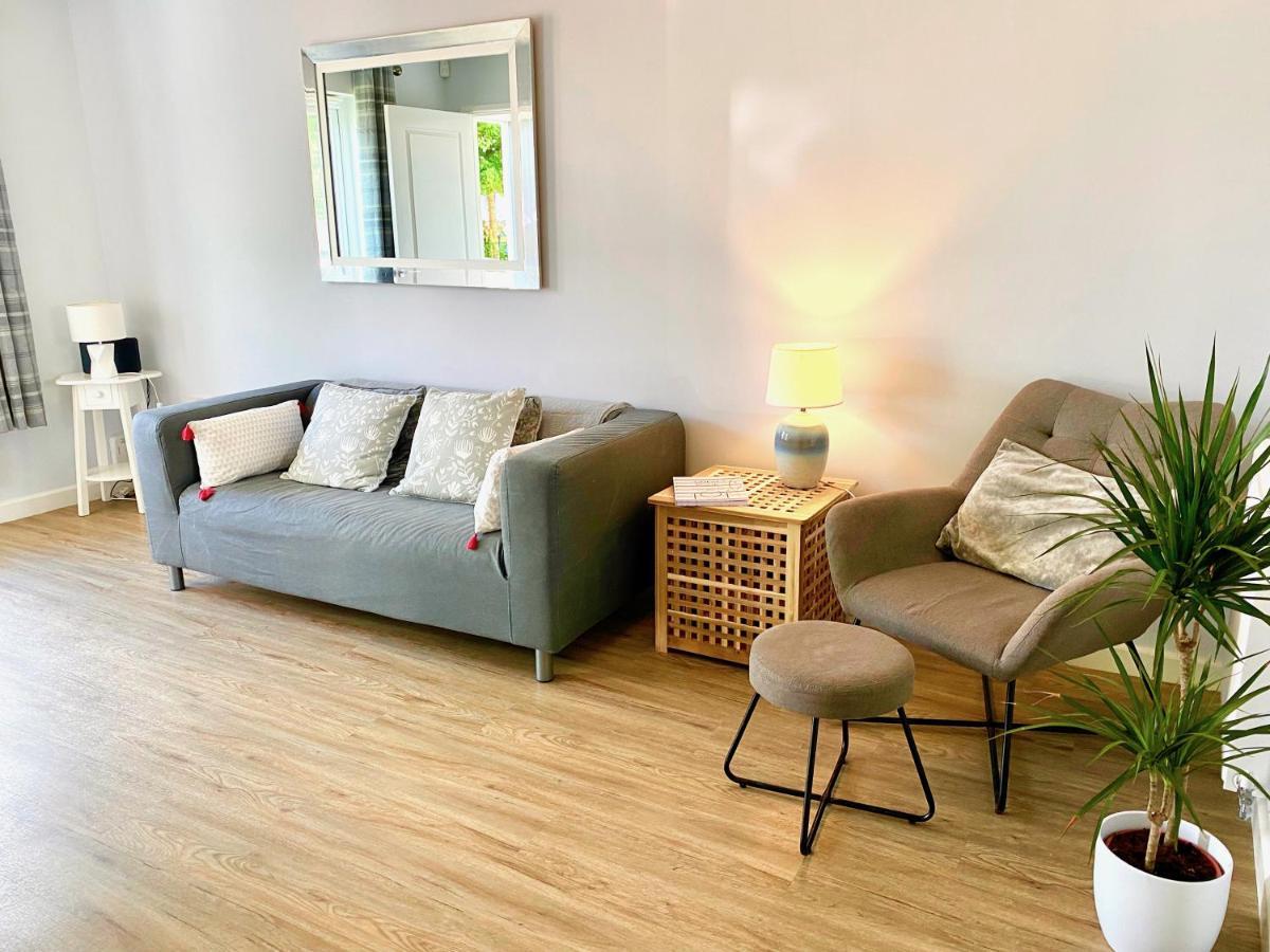 بلايموث Lovely 2 Bedroom, 2 Bathroom House With Parking. المظهر الخارجي الصورة