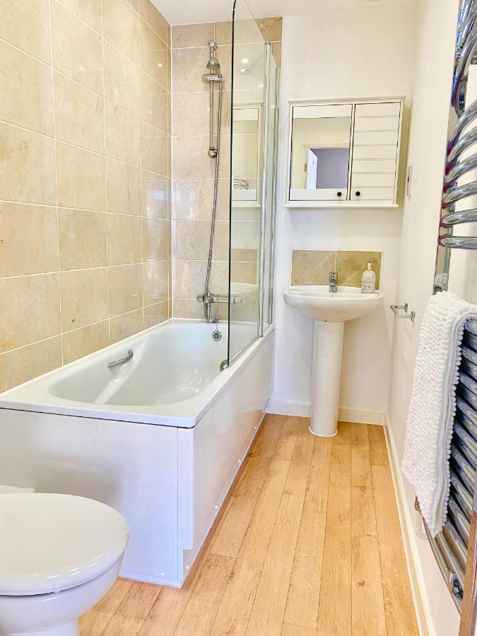 بلايموث Lovely 2 Bedroom, 2 Bathroom House With Parking. المظهر الخارجي الصورة